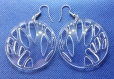 Boucles d'oreilles pendantes transparentes fait main.