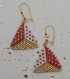 Boucles d’oreille en perle miyuki – triangle en motif à pois – blanc, doré et rouge 