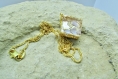 Collier naturel en or et résine feuille d'or et éclats de nacre
