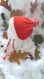 Bonnet enfant laine rouge bordure blanche avec pompon et liens d'attache blanc et rouge t 4/8 ans