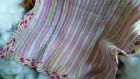 Couverture de landau 60 x 70 cm, ouvrage  au crochet dans des tons pastel - rose-jaune-blanc cassé-vert pâle
