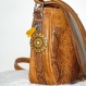Porte clé rond 4cm + attache, décor mandala marron, doré et breloque papillon