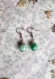 Boucles d'oreilles pendantes en perles vertes de 10 mm et calottes argentées