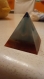 Petite pyramide opaque