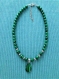Collier 41 cm + 5 cm extension perles et pendentif en malachite naturelle et perles argent tibétain