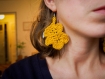 Boucles d'oreilles feuilles de chêne jaune