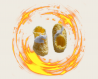 Dans la collection printemps-été 2023 de jarakymini, une paire de chaussons jaune bébé fait-main tricotée aux aiguilles , layette fait-main
