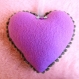Coeur en feutrine colorée personnalisable avec un prénom