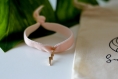Bracelet ajustable à personnaliser en velour rose
