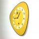 Horloge murale style vintage jaune années 70