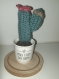 Cactus crochet dans une tasse