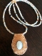 Sautoir amulette en galuchat camel/taupe, cabochon en amazonite  et perles rondes en amazonite de 4mm