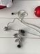 Collier chaîne bille avec pendentifs : feuille, pomme de pin et gland en métal argenté