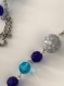 Sautoir perles, chaîne et croix, ton bleu vert