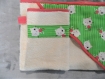 Cape de bain 70x70 coton colorés motif vert rayé et petit chat robe fushia et éponge beige