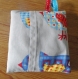 Bouillotte sèche carré aux graines de lin déhoussable, housse tissu coton motif oiseau et poche graine de lin fermé en coton blanc