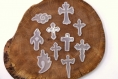Moule croix pour fabrication de pendentifs et bijoux en résine époxy à l'unité ou mixte