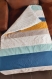  couverture lit bébé minky blanc,tissu jaune moutarde,vert d'eau, bleu paon,gris,imprimé étoiles 