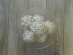 Boule decorative en forme de pomme de pin fait main  en tissu - decoration interieur tons blanc/beige/dore esprit noel scintillant