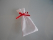 Mini sachet vide blanc et lien de nouage rouge 