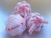 Boule decorative en forme de pomme de pin fait main  en tissu - decoration interieur tons roses/blancs naissance fille