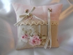 Coussin porte alliances - cadeau pour les maries - ceremonie - esprit shabby chic - rose pâle / beige - vieilles roses