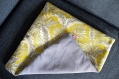 Housse de coussin jaune toucan tropical 40 x 40 cm à rabat 