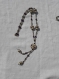 Collier sautoir, bohème chic, perles en verre type murano, inclusions aubergine et doré, maillons métal doré. 54 cm.