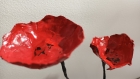 Coquelicots ou fleurs rouges sur cube, fait main, papier mâché, fleurs éternelles, à offrir ou pour sa décoration, cube de 5 cm et hauteur de 25 à 33 cm