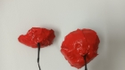 Coquelicots ou fleurs rouges sur cube, fait main, papier mâché, fleurs éternelles, à offrir ou pour sa décoration, cube de 5 cm et hauteur de 25 à 33 cm