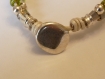 Bracelet original  3 rangs cuir blanc nacré avec perles acier et en verre bronze et vertes