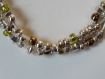Collier original 3 rangs cuir blanc nacré avec perles acier et verre bronze et vertes