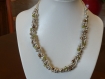 Collier original 3 rangs cuir blanc nacré avec perles acier et verre bronze et vertes