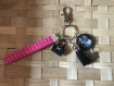 Porte clés, pin up rockabilly, tissu, cabochon et breloques