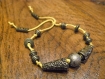 Bracelet fil coton ciré jaune, perles métal bronze