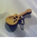 (889) porte clés guitare 8