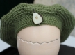 Béret en laine verte crochetée main pour bébé modèle 