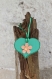 Sautoir pendentif coeur en bois peint aux couleurs pêche et verte décoré main modèle 