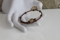 Bracelet s (monté sur fil à mémoire de forme) en perles de verre-bois-céramique aux couleurs marron-écrue modèle 