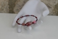 Bracelet s (monté sur fil à mémoire de forme) en perles de verre-semi-précieuses teintées-rose-gris-rouge modèle 