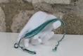 Bracelet brésilien en coton dmc crocheté main en dégradés de vert et violet modèle 