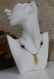 Sautoir pendentif nacre et perles de verre aux couleurs jaune et ambre modèle 