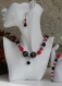 Parure collier pendentif-bracelet et boucles d'oreilles-onyx-bambou-verre-résine aux couleurs noire et rouge modèle 