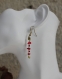 Parure bracelet et boucles d'oreilles en perles semi-précieuses teintées-perles de verre corail et blanche modèle 