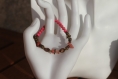 Parure bracelet-boucles d'oreilles céramique-quartz cerise-bois-noix-de-coco marron-rose modèle 