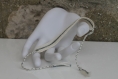 Bracelet brésilien en coton dmc crocheté main blanc et gris modèle 