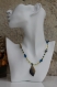 Collier pendentif aventurine-agate bleue et taupe-perles de rocaille modèle 