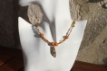 Collier pendentif jaspe léopard-graine-bois-swarovski-ambre or-vert-ivoire modèle 