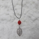 Collier rose rouge