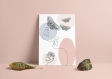 Carte 10 cm x 15 cm dessin épuré femme, affiche visage femme, femme et papillons, visage femme profil, cadeau noel dessin femme, illustration minimaliste femme